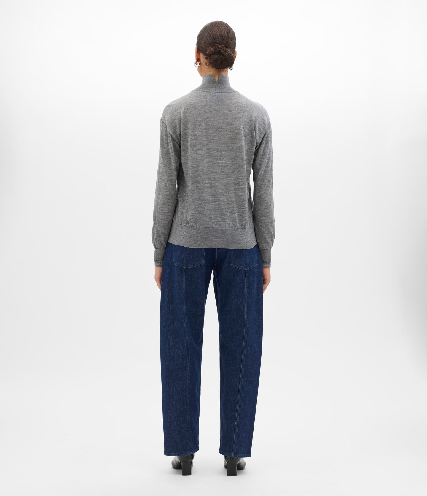 Another Tomorrow Featherweight Turtleneck in Grey – Wool Women's Knitwear