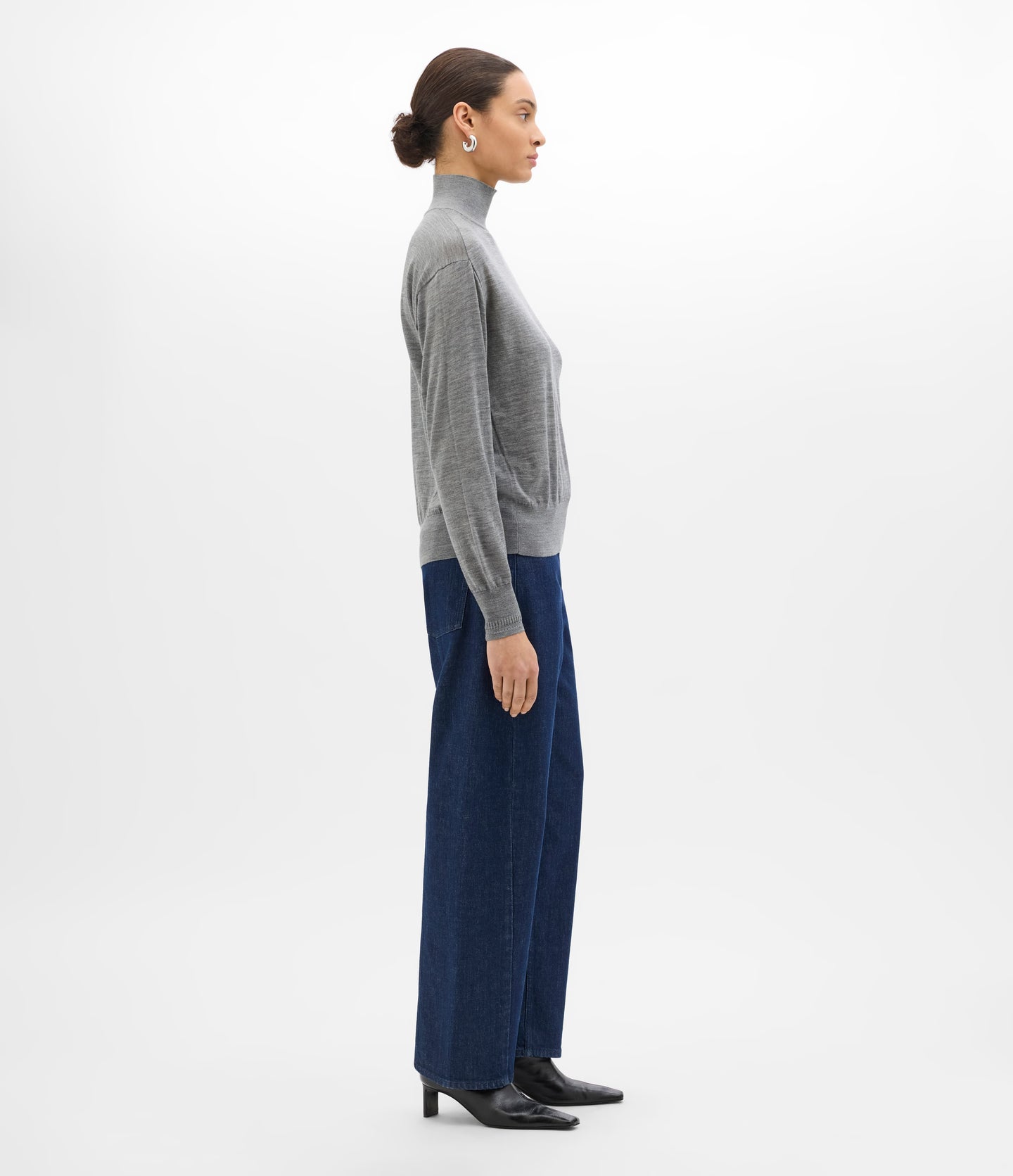 Another Tomorrow Featherweight Turtleneck in Grey – Wool Women's Knitwear