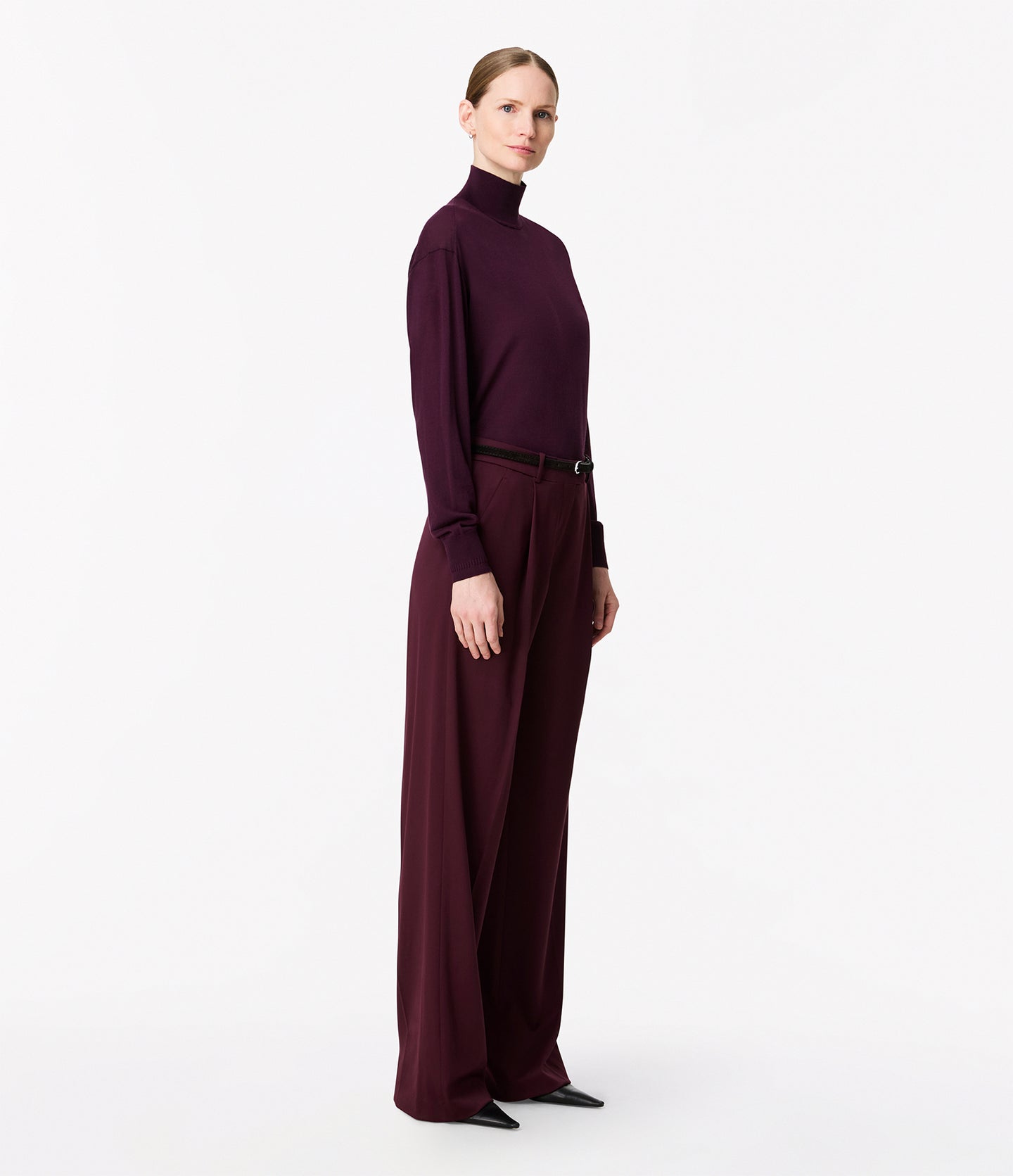 Another Tomorrow Featherweight Turtleneck in Plum – Wool Women's Knitwear