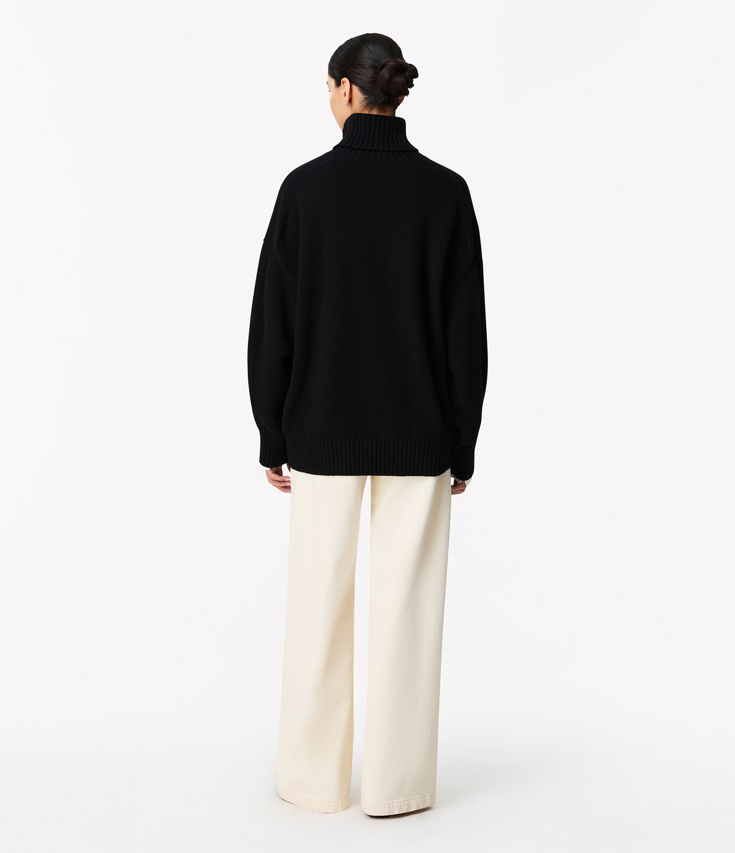 Another Tomorrow Cashmere Oversized Turtleneck in Black – Cashmere Women's Knitwear
