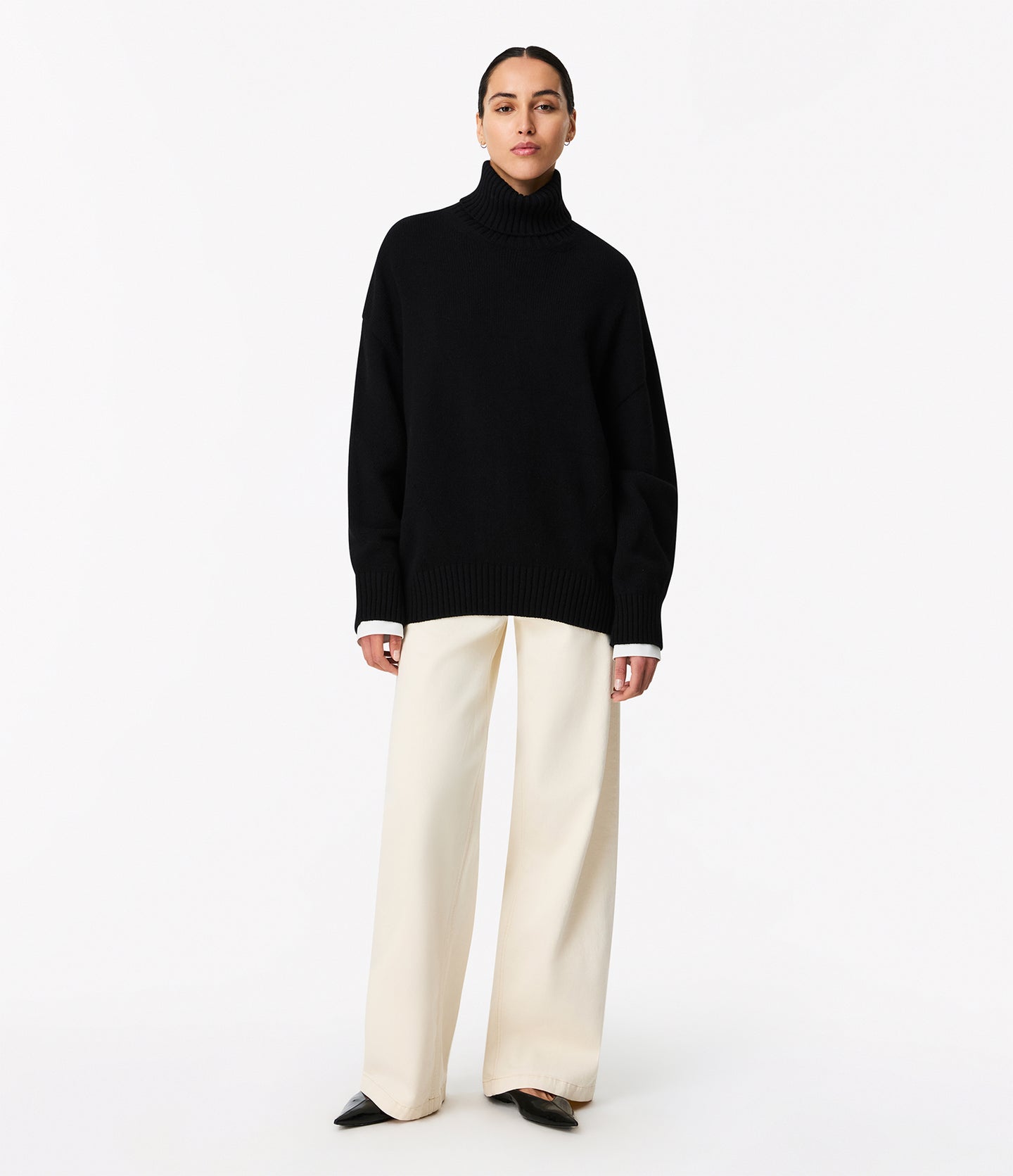 Another Tomorrow Cashmere Oversized Turtleneck in Black – Cashmere Women's Knitwear