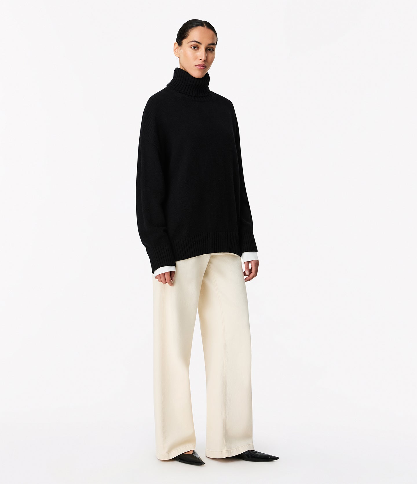 Another Tomorrow Cashmere Oversized Turtleneck in Black – Cashmere Women's Knitwear