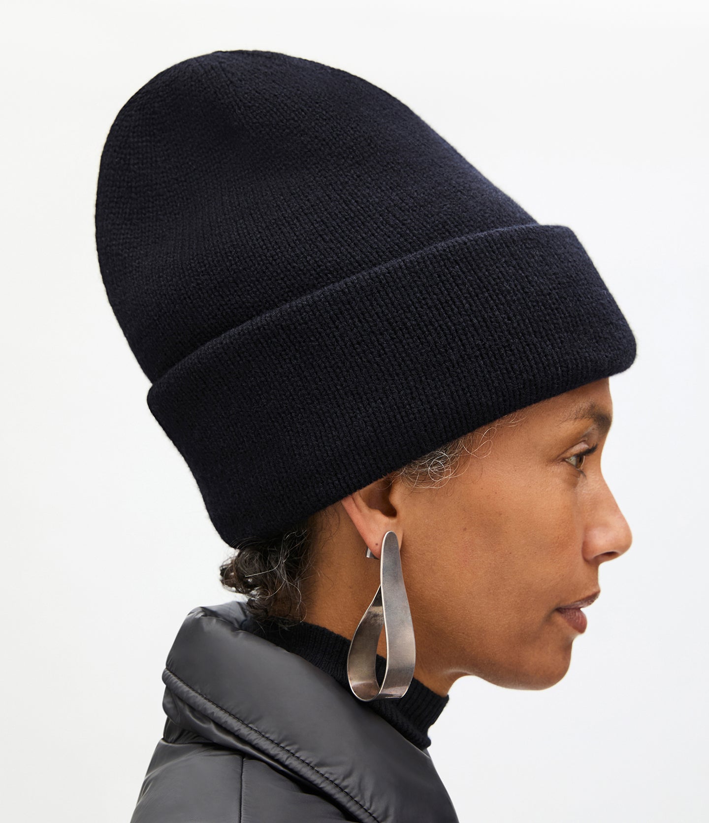 Another Tomorrow Cashmere Beanie in Black – Cashmere