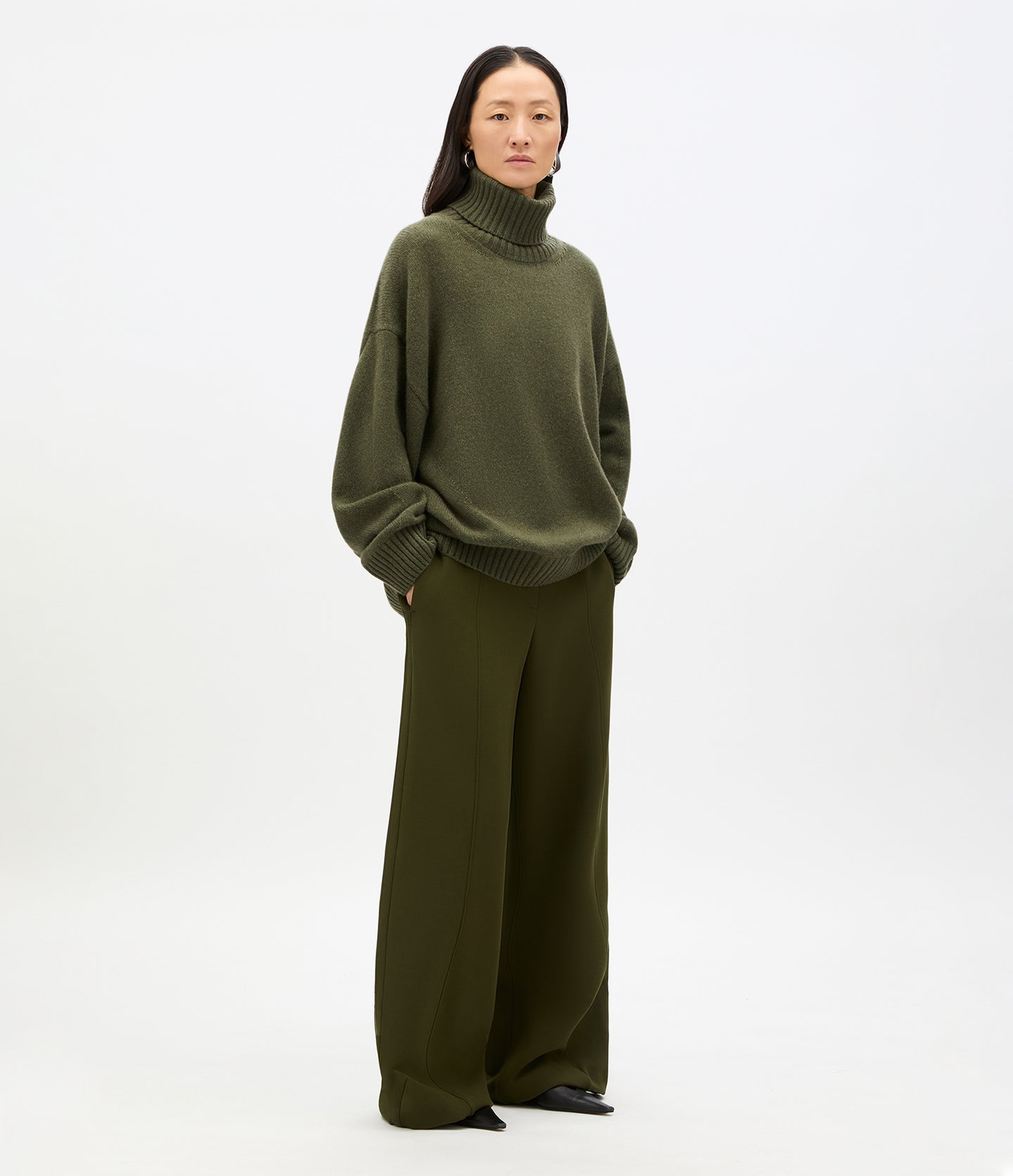 Another Tomorrow Cashmere Oversized Turtleneck in Moss – Cashmere Women's Knitwear