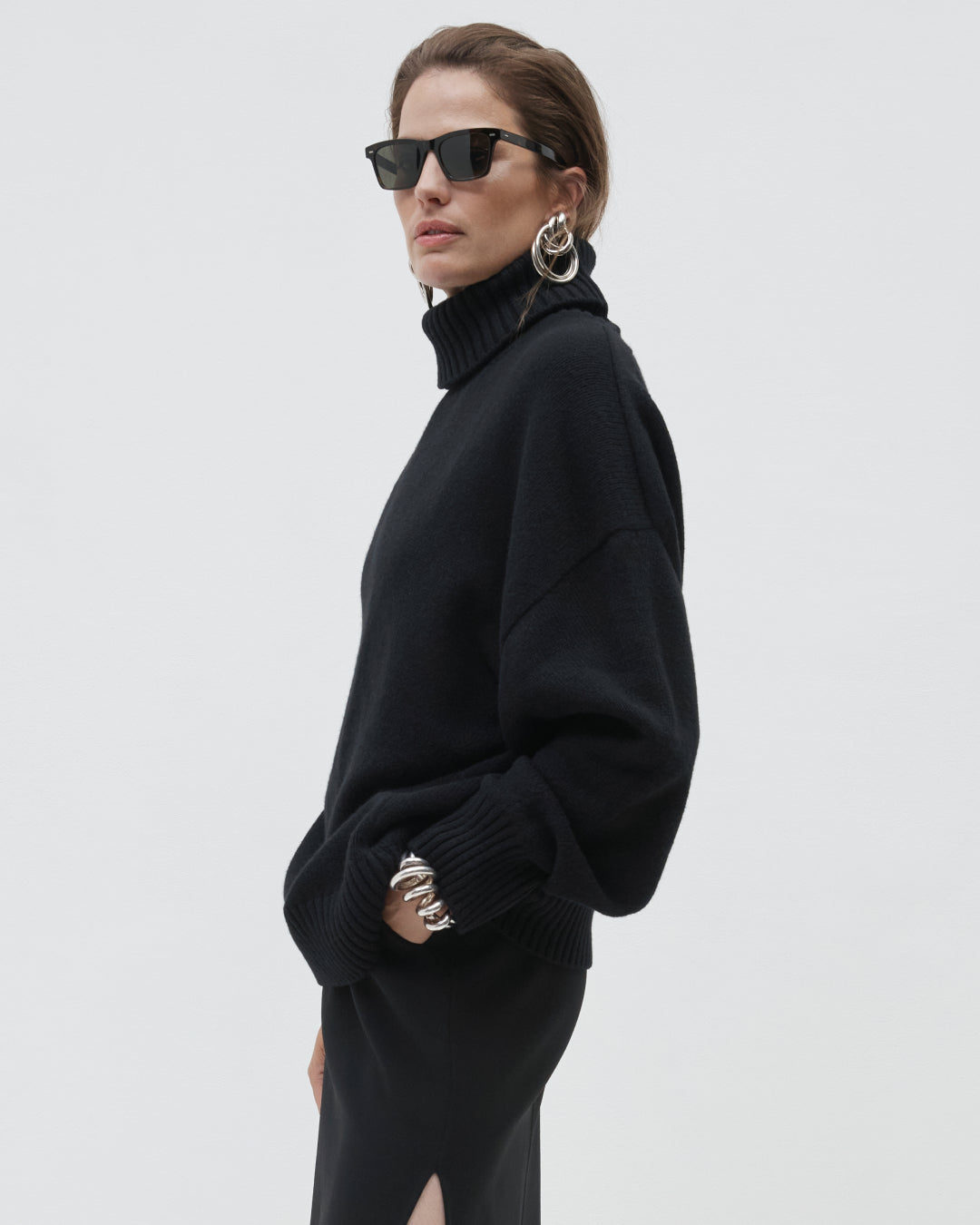 Another Tomorrow Cashmere Oversized Turtleneck in Black – Cashmere Women's Knitwear