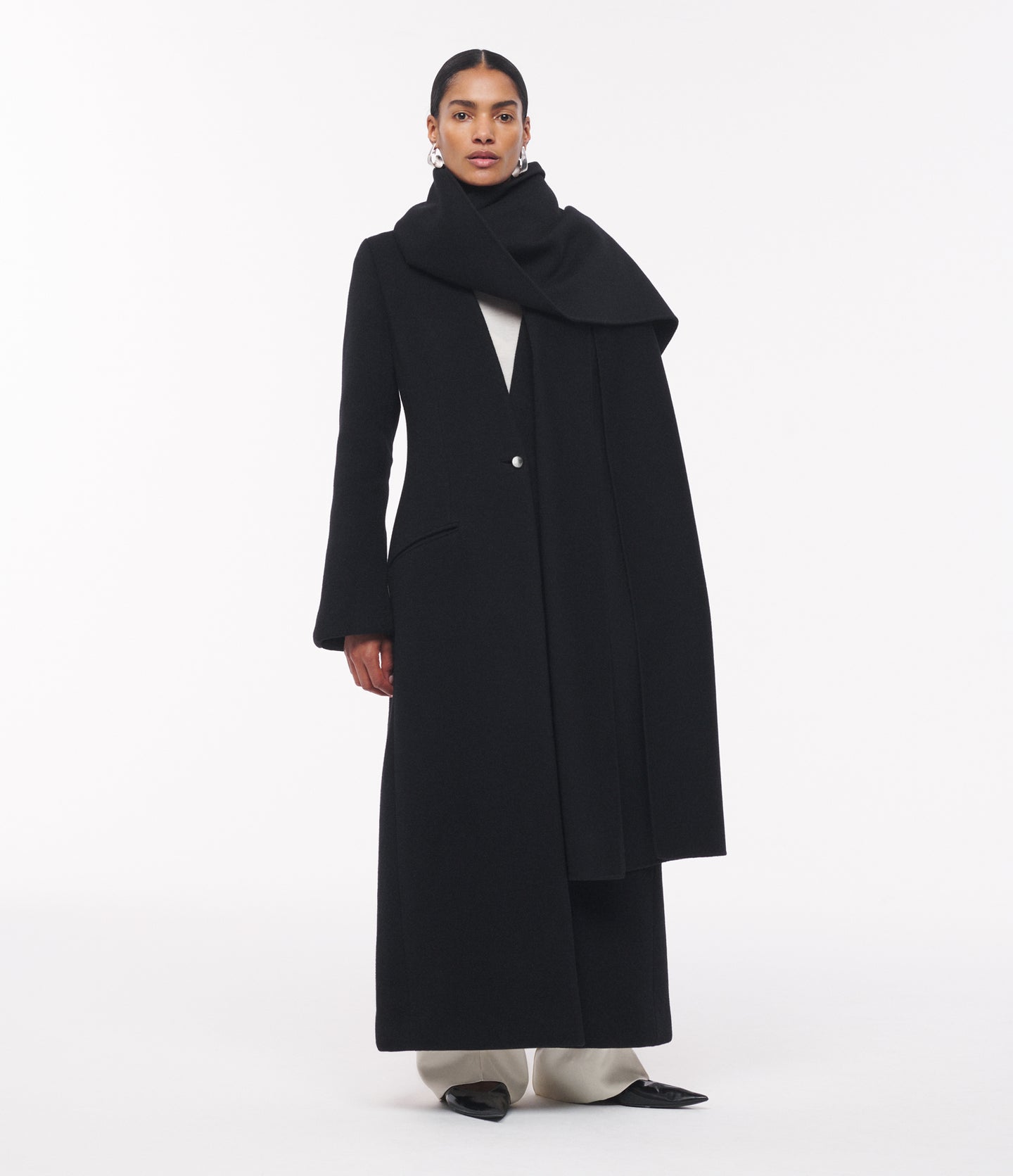 Cashmere Deep V Scarf Coat | Black in black
