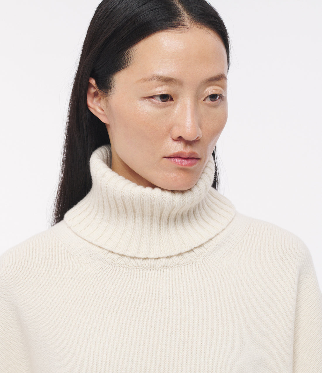 Cashmere Oversized Turtleneck | Ivory image 5
