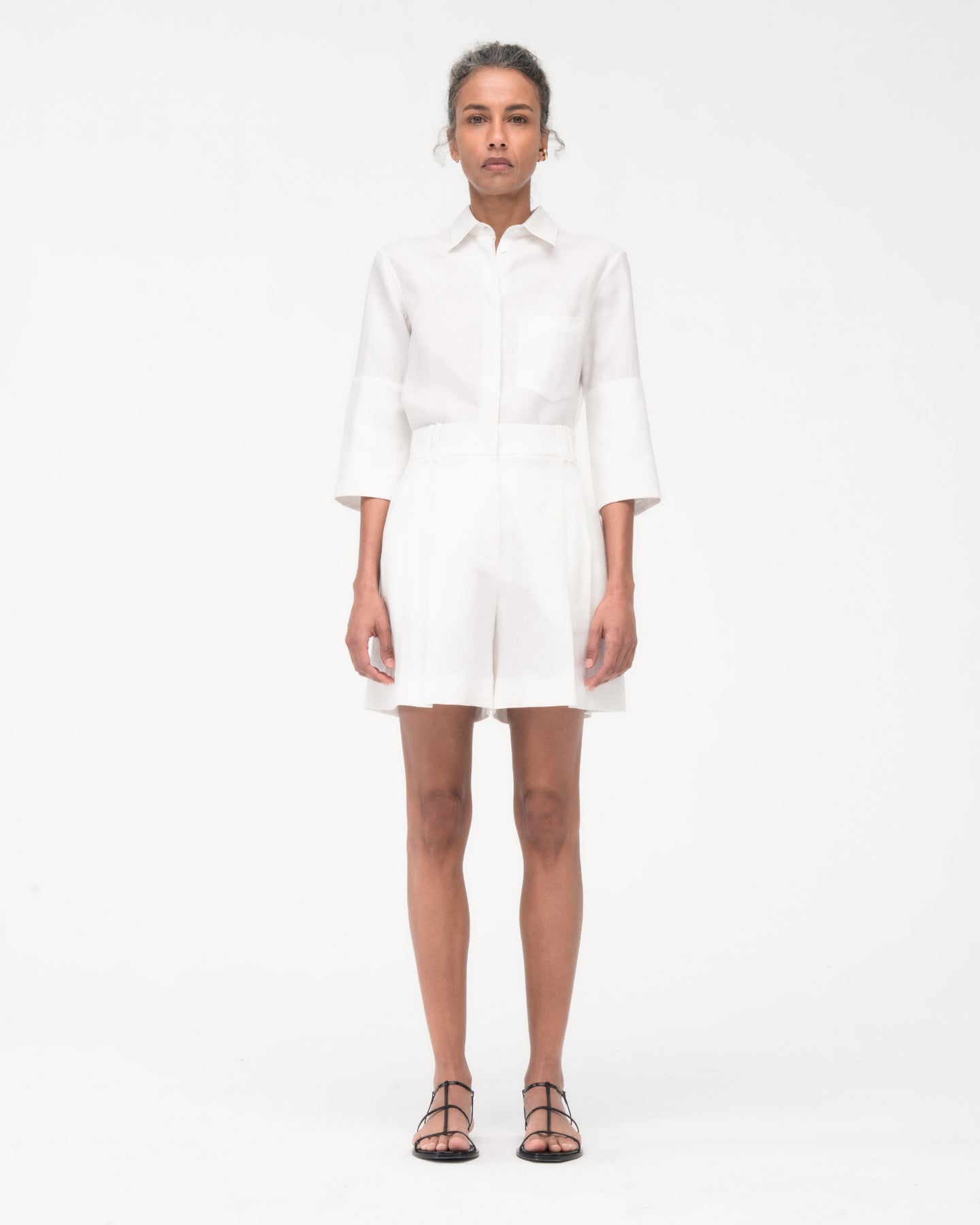 Linen Pleated Short | White in white