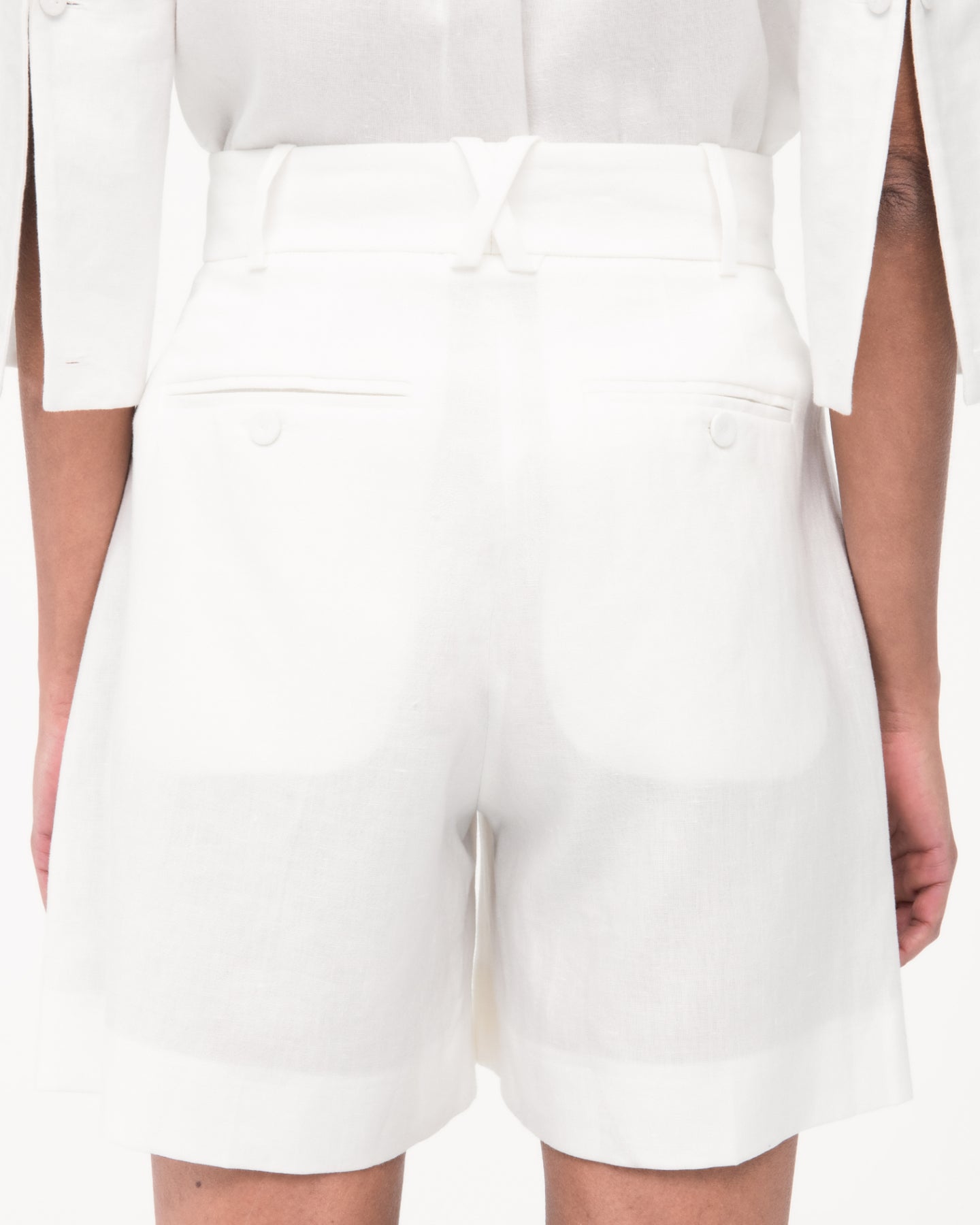 Linen Pleated Short | White in white