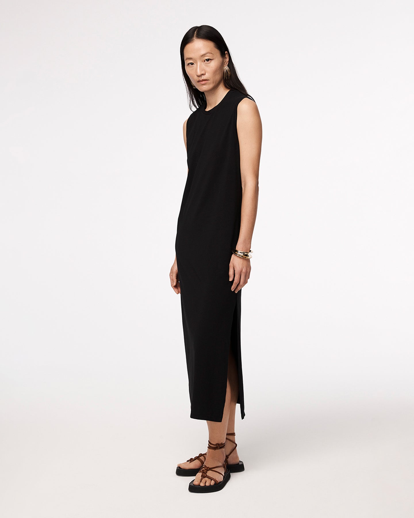 Sleeveless Tee Dress | Black in black