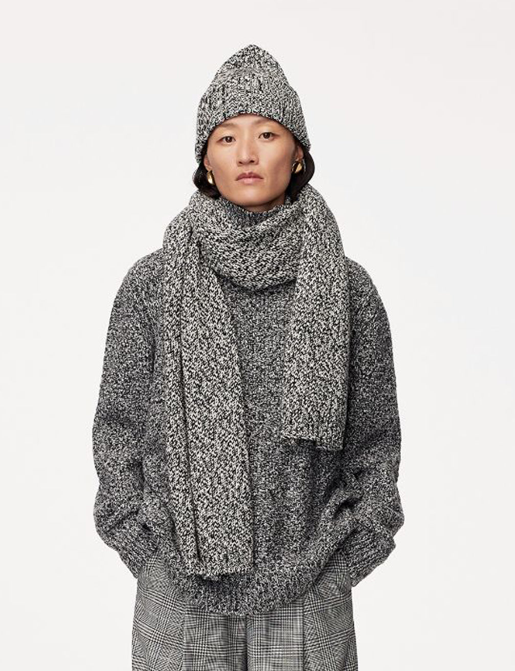 Another Tomorrow Cashmere Hat in Black/Ivory – Cashmere