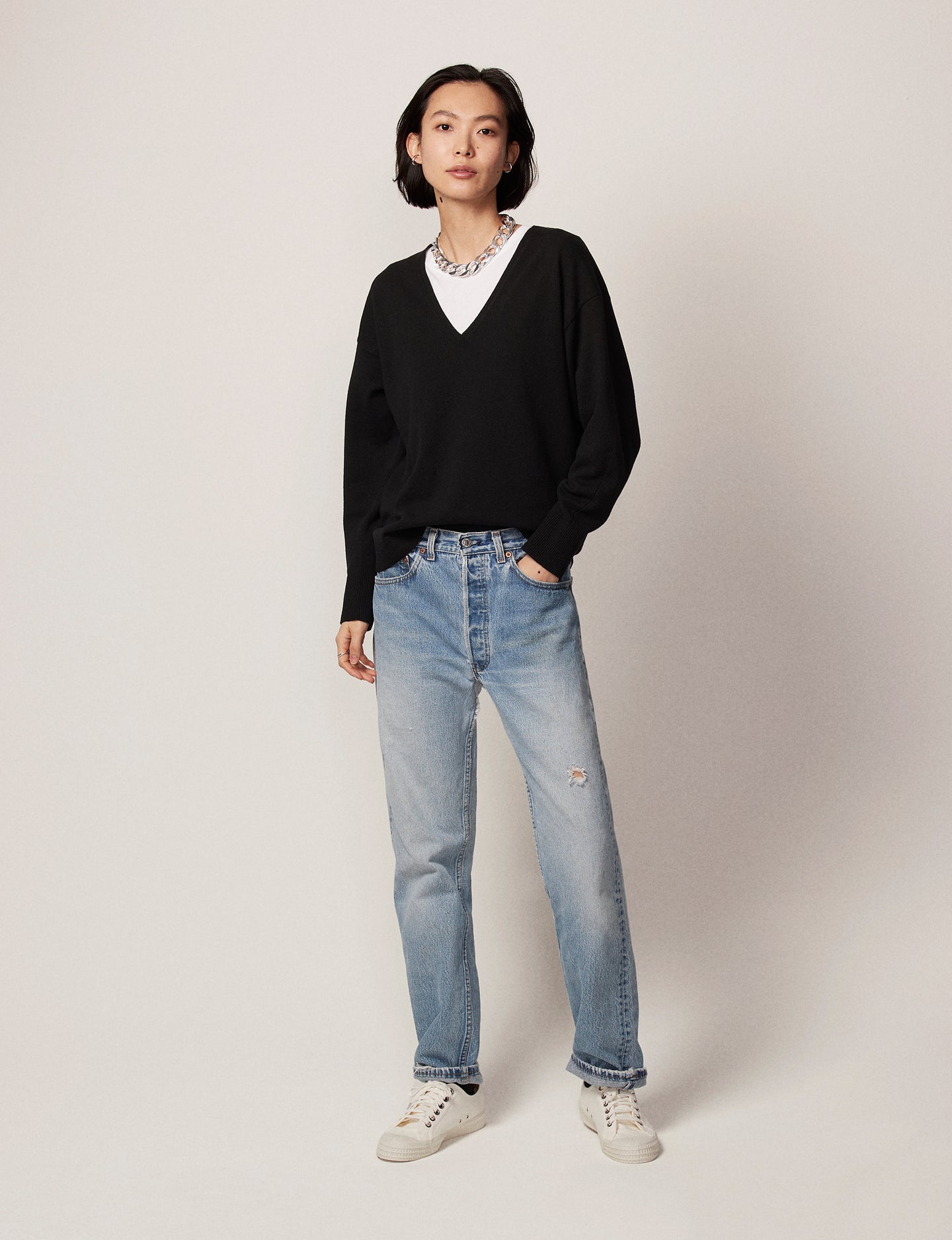 Another Tomorrow Cashmere V Neck Sweater in Black – Cashmere Women's Knitwear