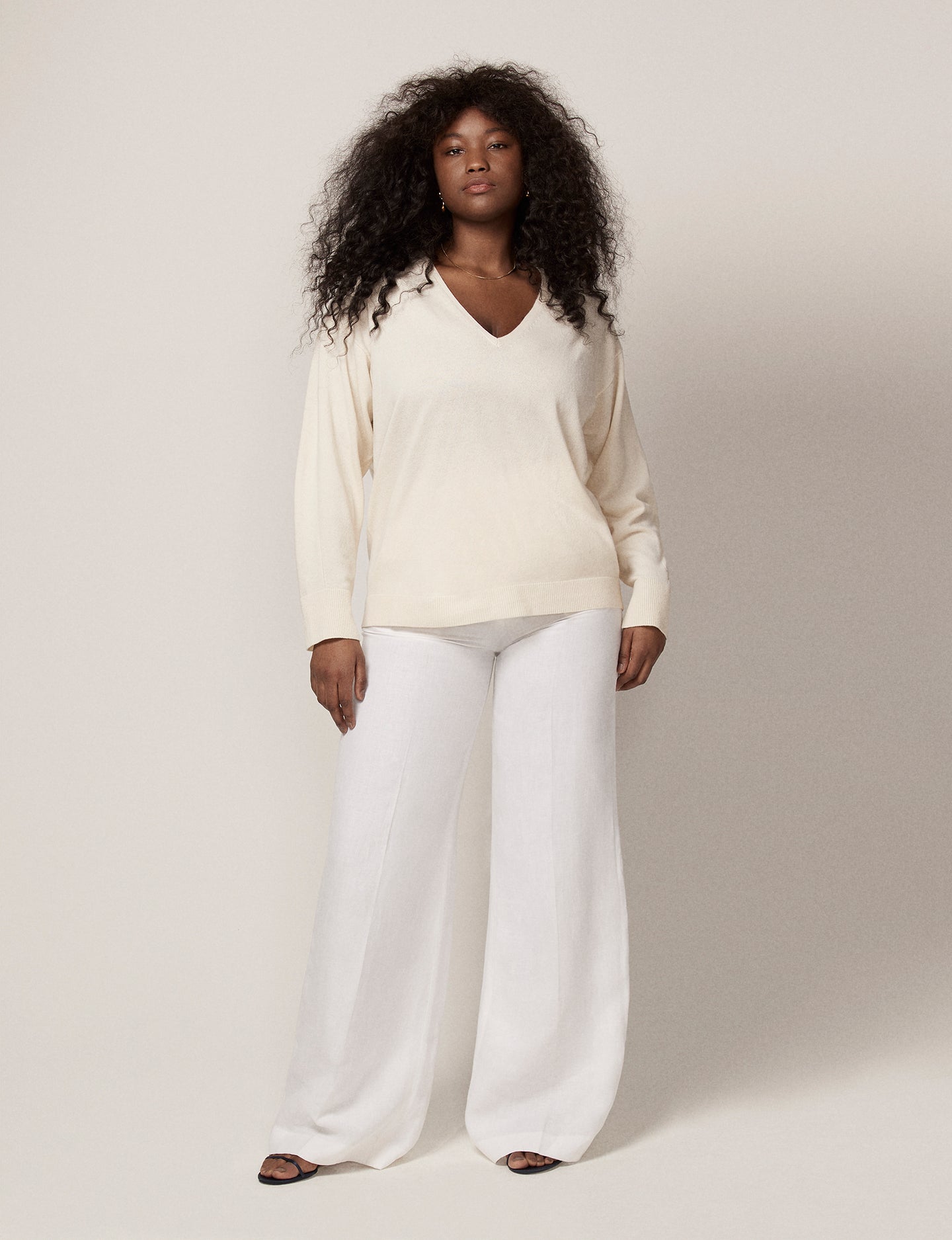 Another Tomorrow Cashmere V Neck Sweater in Cream – Cashmere Women's Knitwear