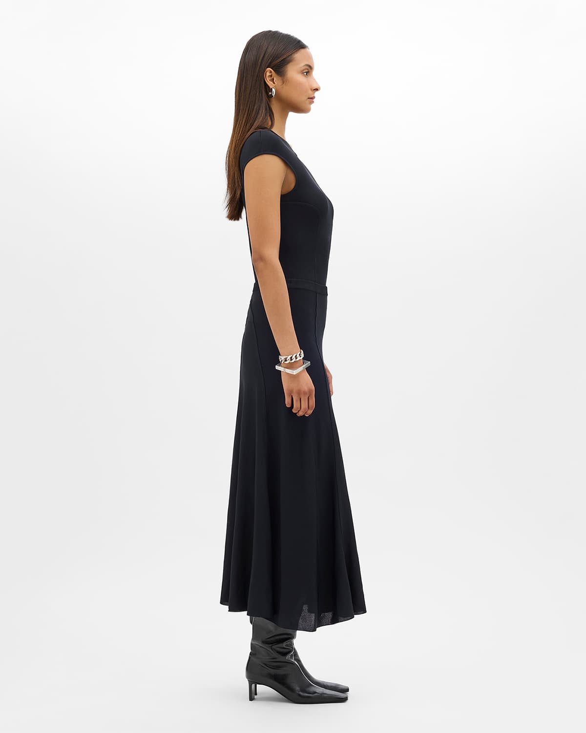 Seamed Knit Flare Skirt | Black