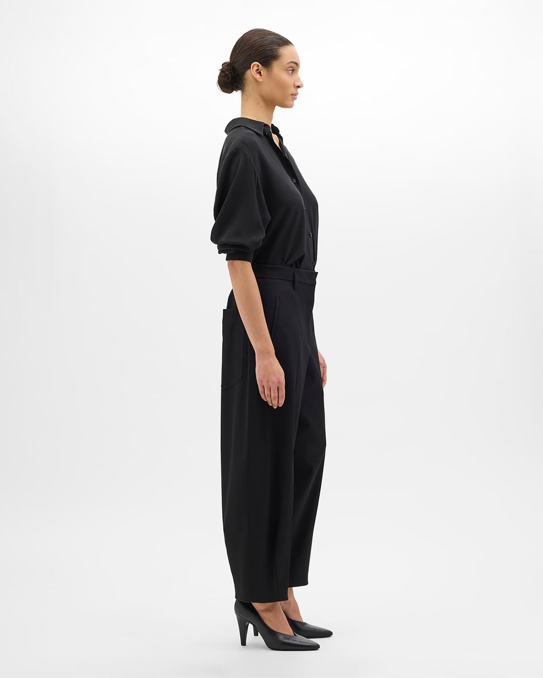Curved Cropped Trouser | Black