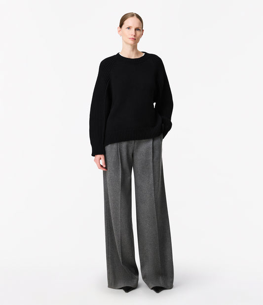 Another Tomorrow Cashmere Oversized Crewneck in Black – Cashmere Women's Knitwear