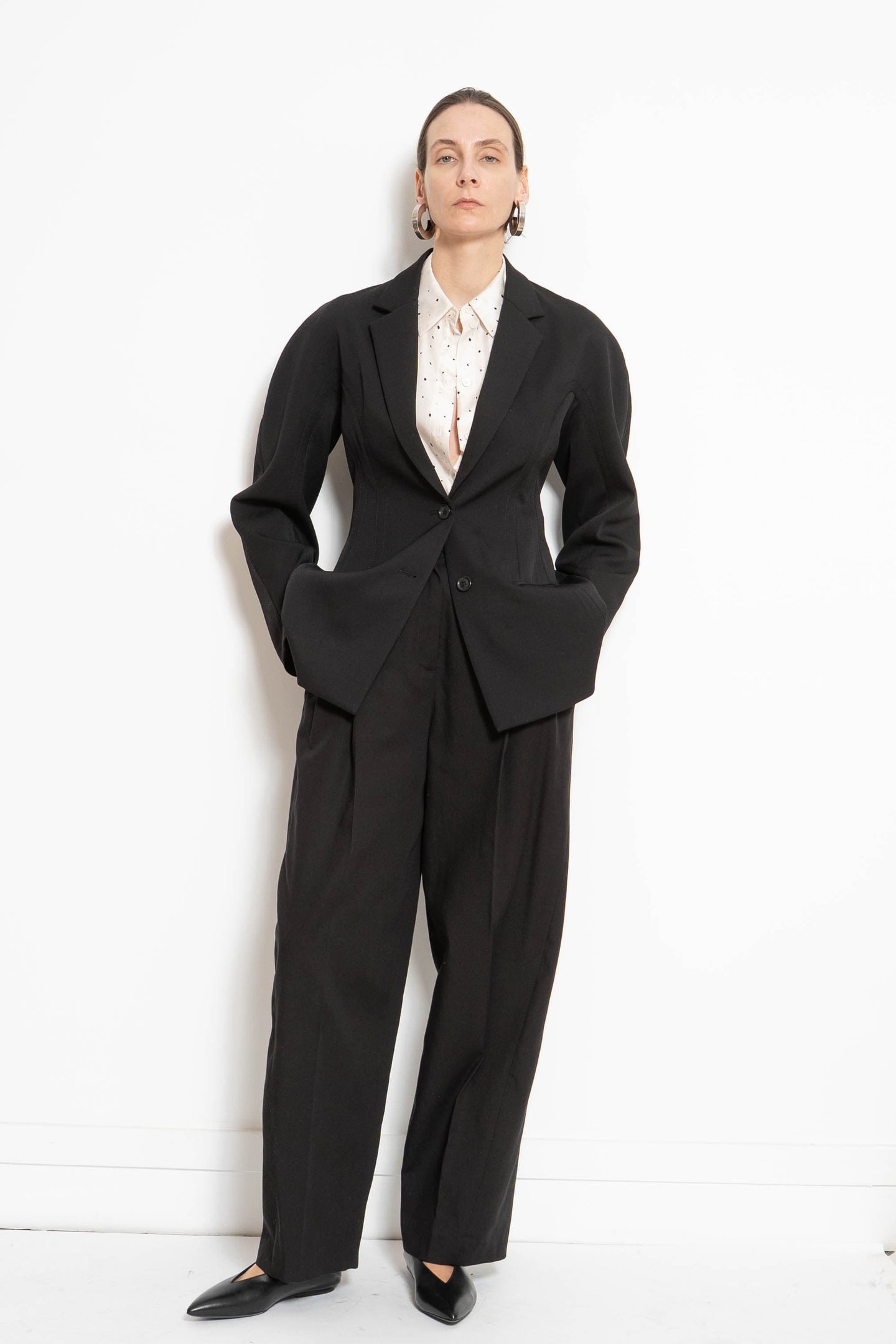 Curved Cropped Trouser | Black