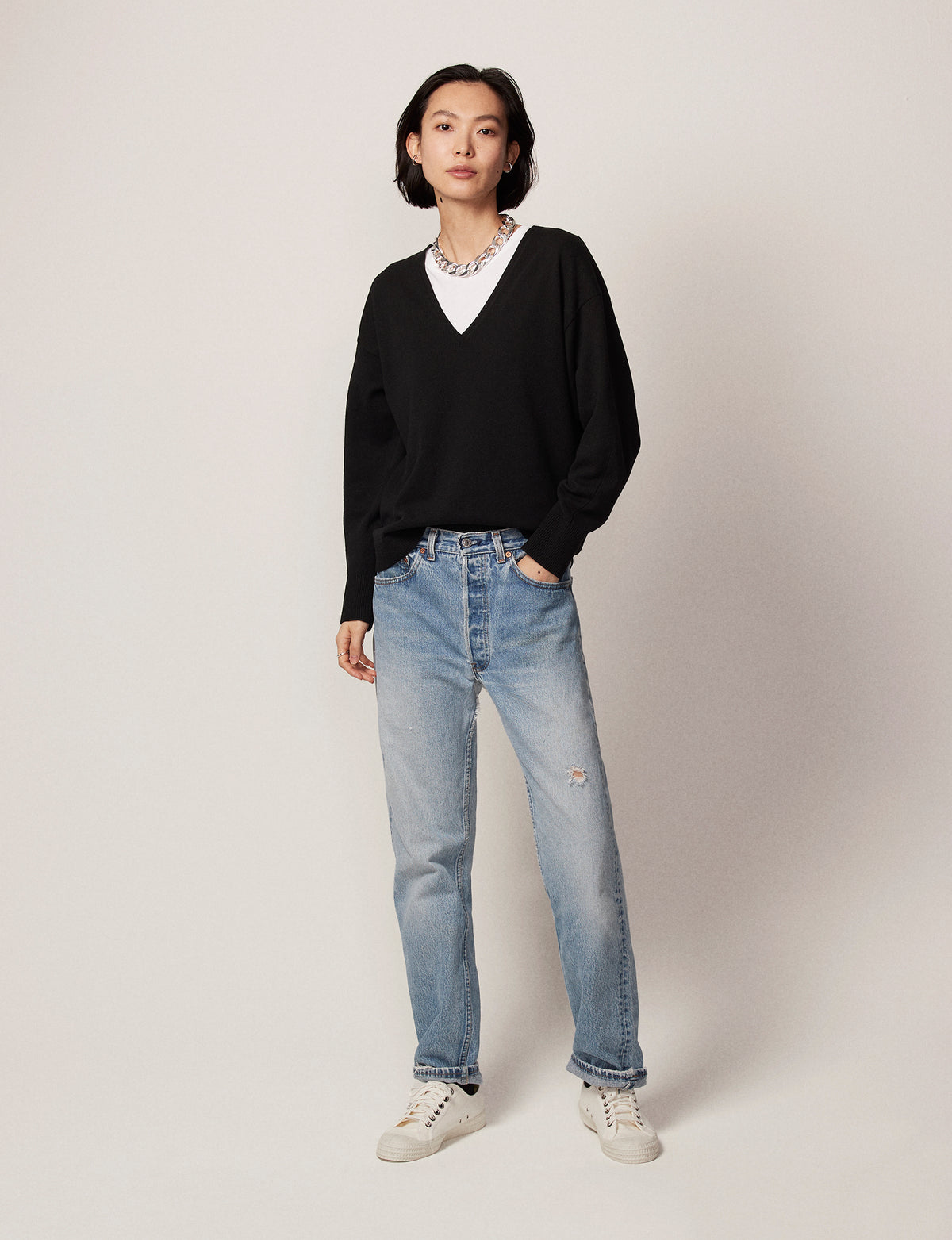Another Tomorrow Cashmere V Neck Sweater in Black – Cashmere Women's Knitwear