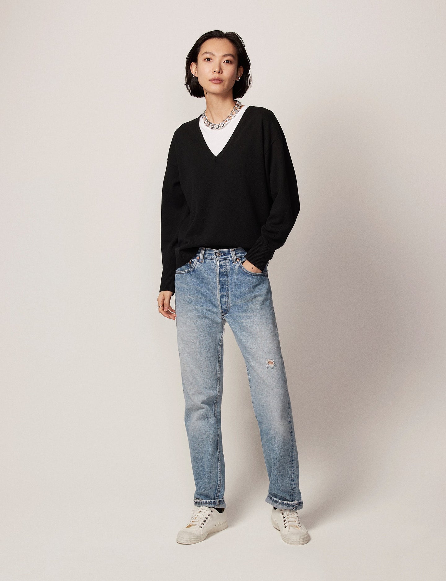 Another Tomorrow Cashmere V Neck Sweater in Black – Cashmere Women's Knitwear