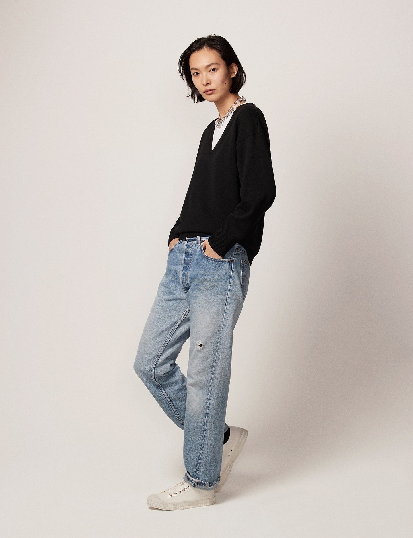 Another Tomorrow Cashmere V Neck Sweater in Black – Cashmere Women's Knitwear