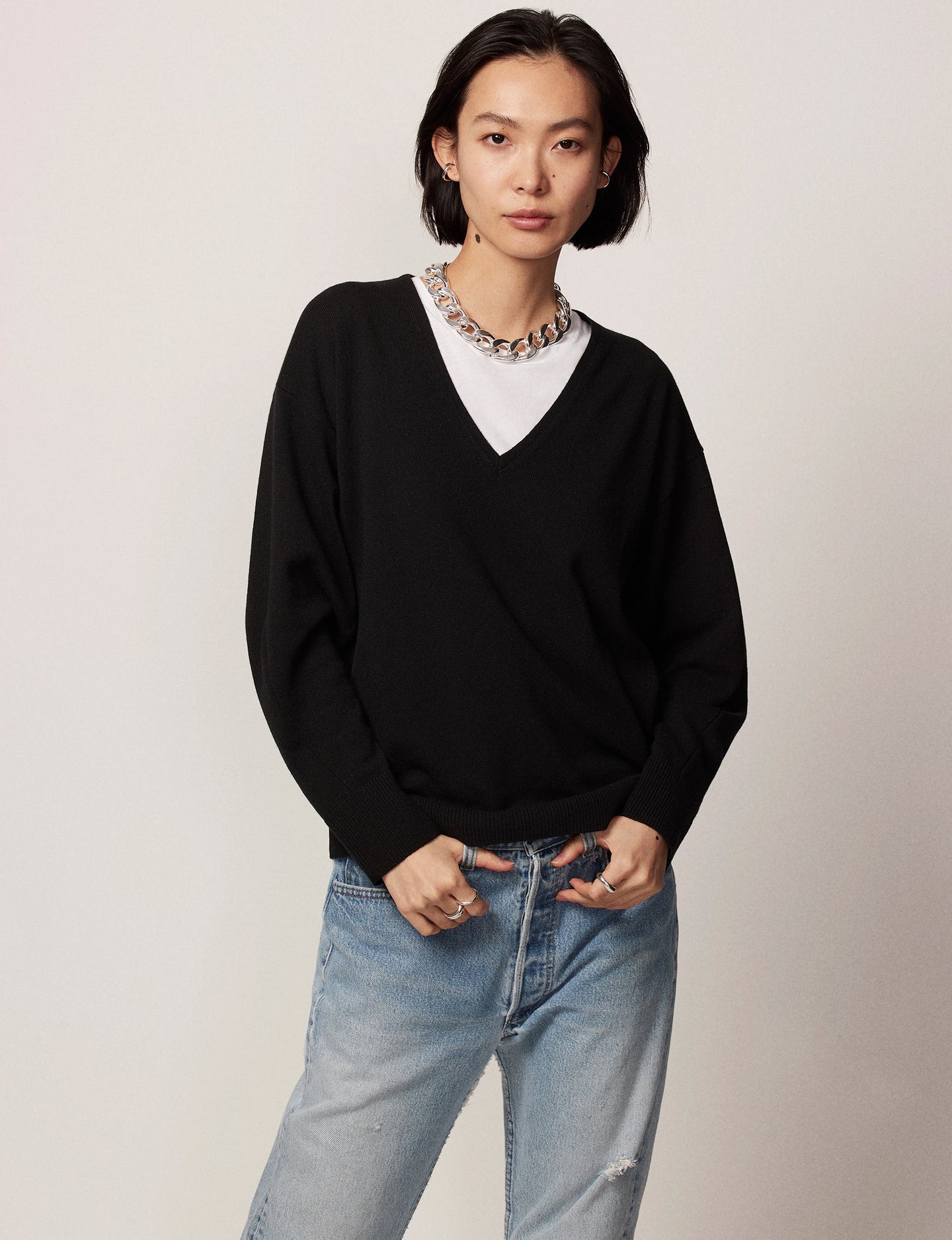 Another Tomorrow Cashmere V Neck Sweater in Black – Cashmere Women's Knitwear